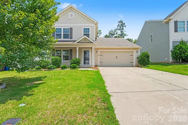 204 Hidden Lakes Road, Statesville, NC 28677