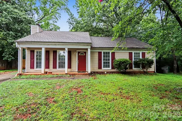 8804 Royal Scot Lane, Charlotte, NC 28227