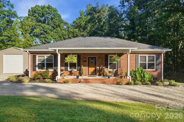 4739 Mountain Island Drive W, Charlotte, NC 28214