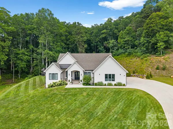 30 Bridgeway Drive, Candler, NC 28715