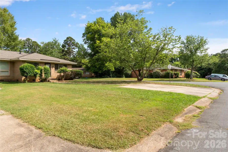 4900 Malibu Drive, Charlotte, NC 28215 - #2