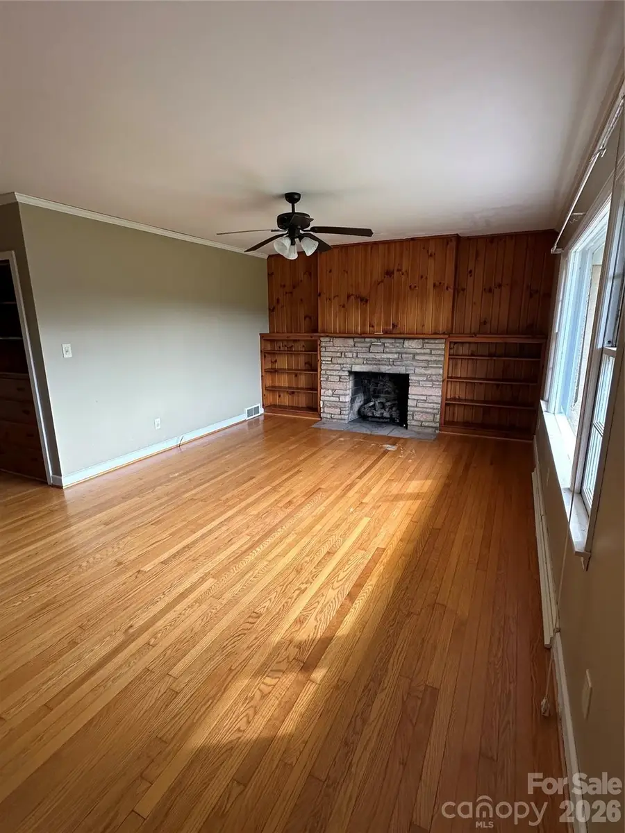 610 Enka Lake Road, Candler, NC 28715 - #2
