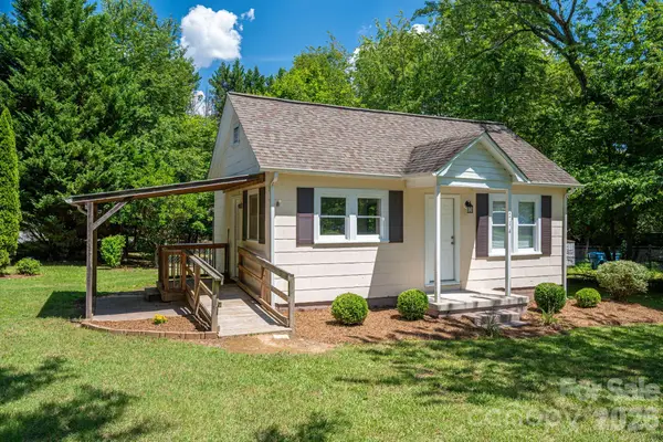 214 23rd Street Nw, Hickory, NC 28601