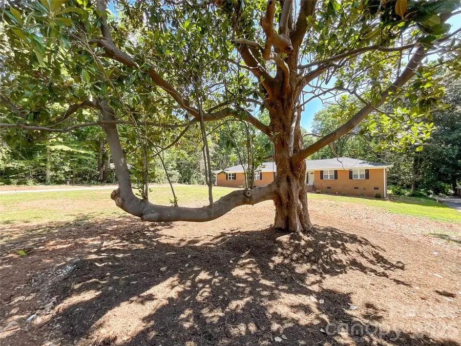 6728 Lakeside Drive, Charlotte, NC 28215 - #3