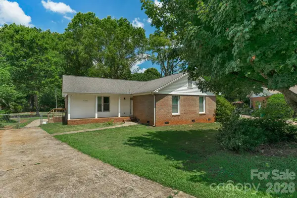9800 Ordway Court, Charlotte, NC 28270
