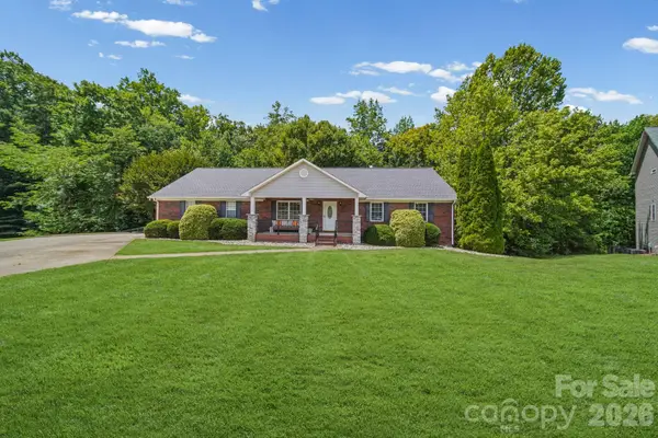 2013 Silvertip Court, Belmont, NC 28012