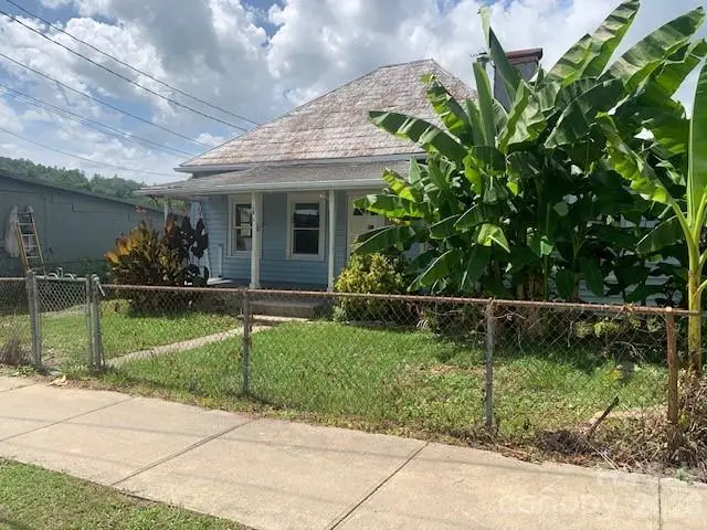 28 W Chestnut Street, Rosman, NC 28712 - #1
