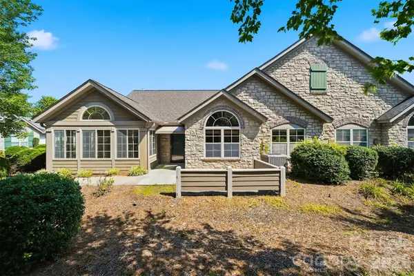 808 Wynnshire Drive #B, Hickory, NC 28601