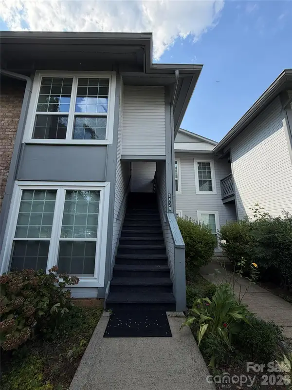 5839 Harris Grove Lane, Charlotte, NC 28212