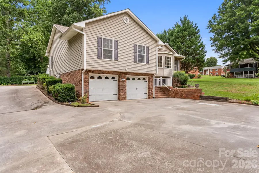 675 Country Club Road, Wilkesboro, NC 28697 - #2