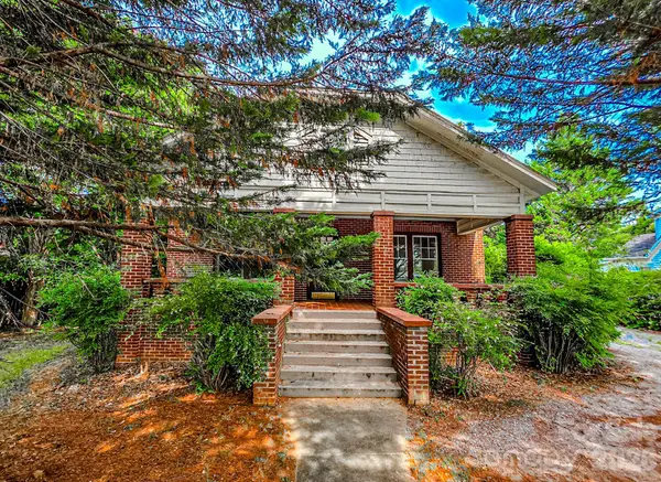 154 S Broadway Street, Forest City, NC 28043