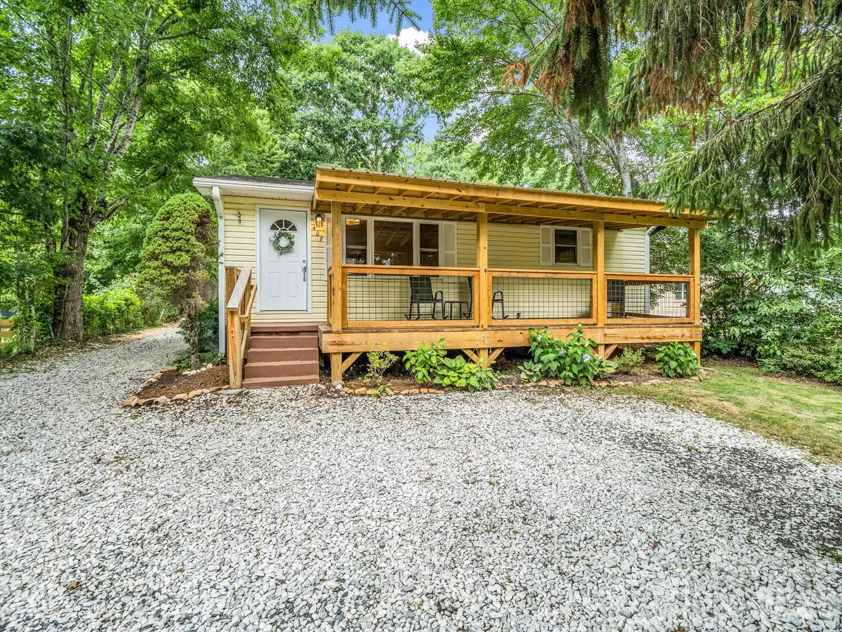 407 Hiawassee Avenue, Black Mountain, NC 28711 - #1