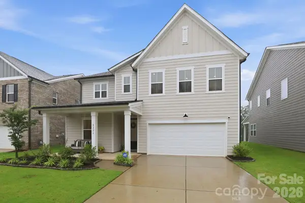 8226 Franklin Trail Street, Charlotte, NC 28227