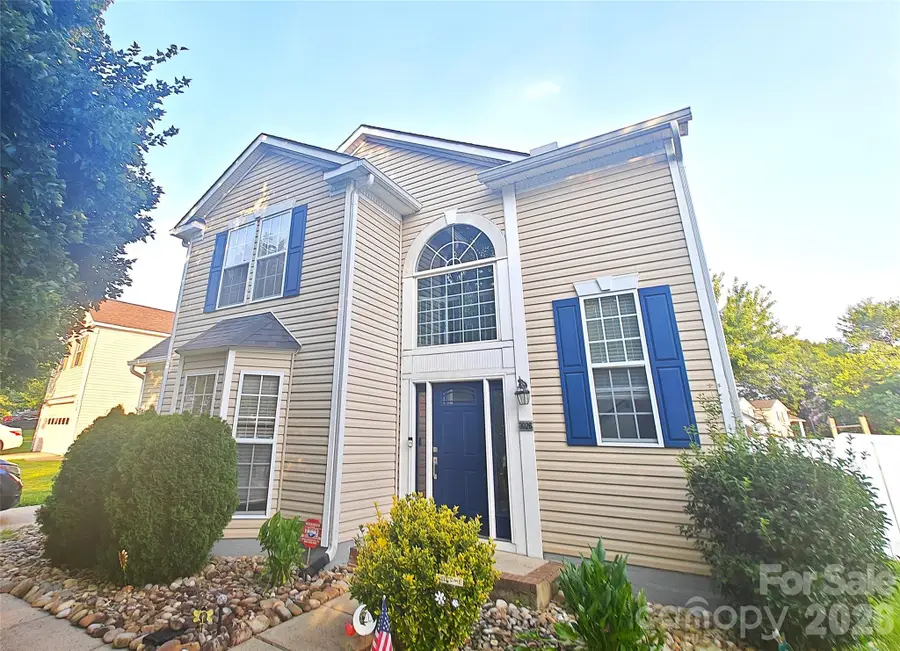 9026 Shenington Place, Charlotte, NC 28216 - #2