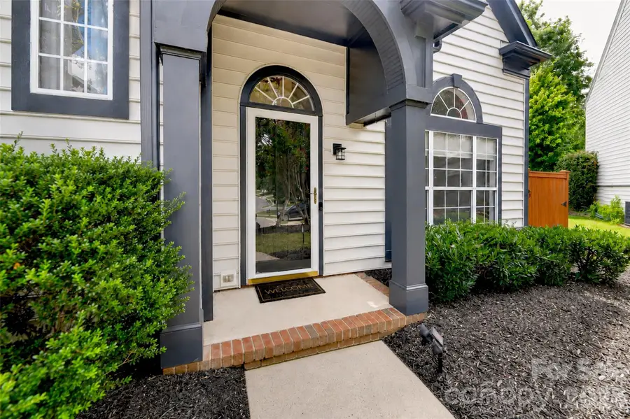 6634 Bells Mill Drive, Charlotte, NC 28269 - #2