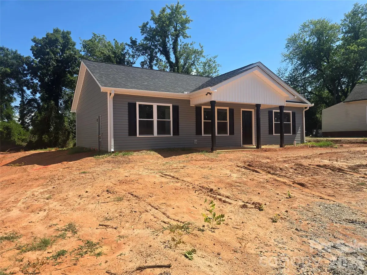350 14th Avenue Sw, Hickory, NC 28602 - #1