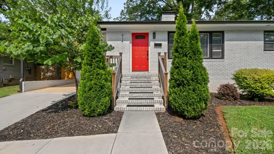 914 Crestmere Street, Charlotte, NC 28208 - #2