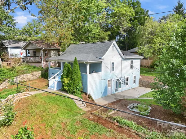 67 Montana Avenue, Asheville, NC 28806