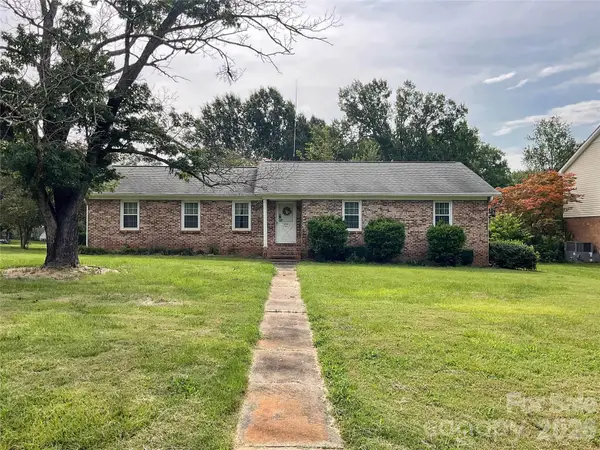 14232 Springwater Drive, Matthews, NC 28105