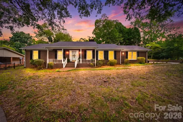 1756 12th Street Drive Nw, Hickory, NC 28601