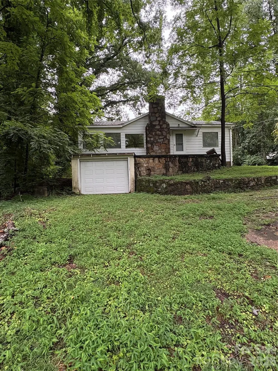 912 Halstead Boulevard, Hendersonville, NC 28791 - #3