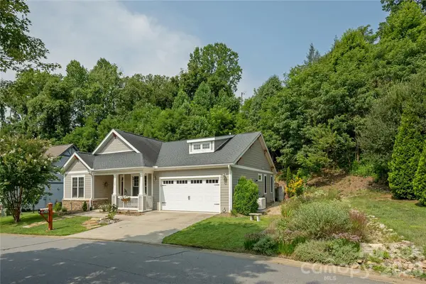 38 Pinebrook Club Drive, Asheville, NC 28804