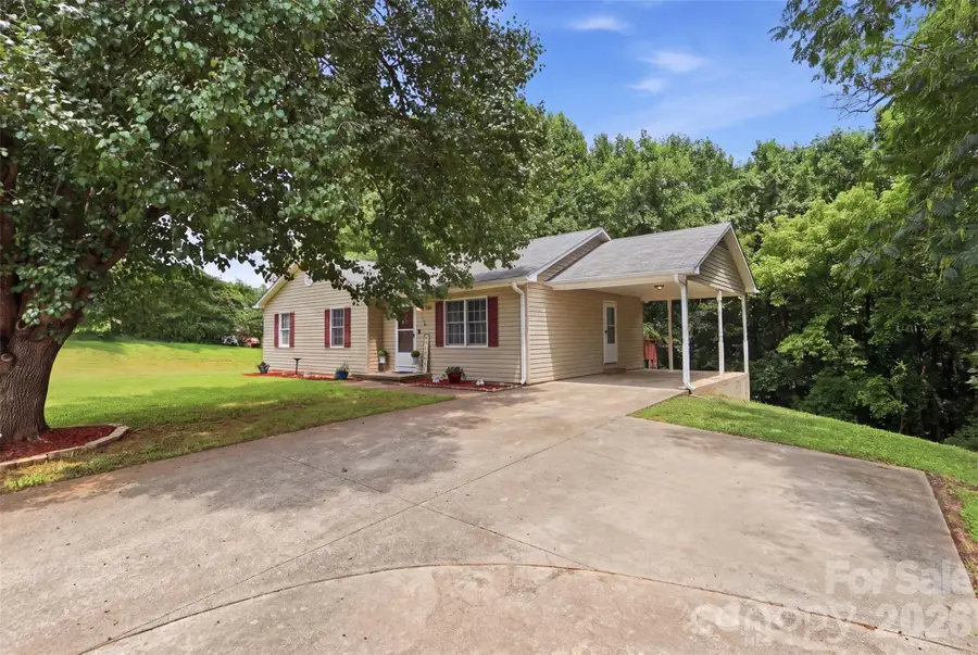 106 N Arlington Avenue, Jonesville, NC 28642 - #3