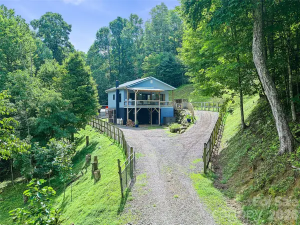 1523 Roaring Fork Road, Burnsville, NC 28714