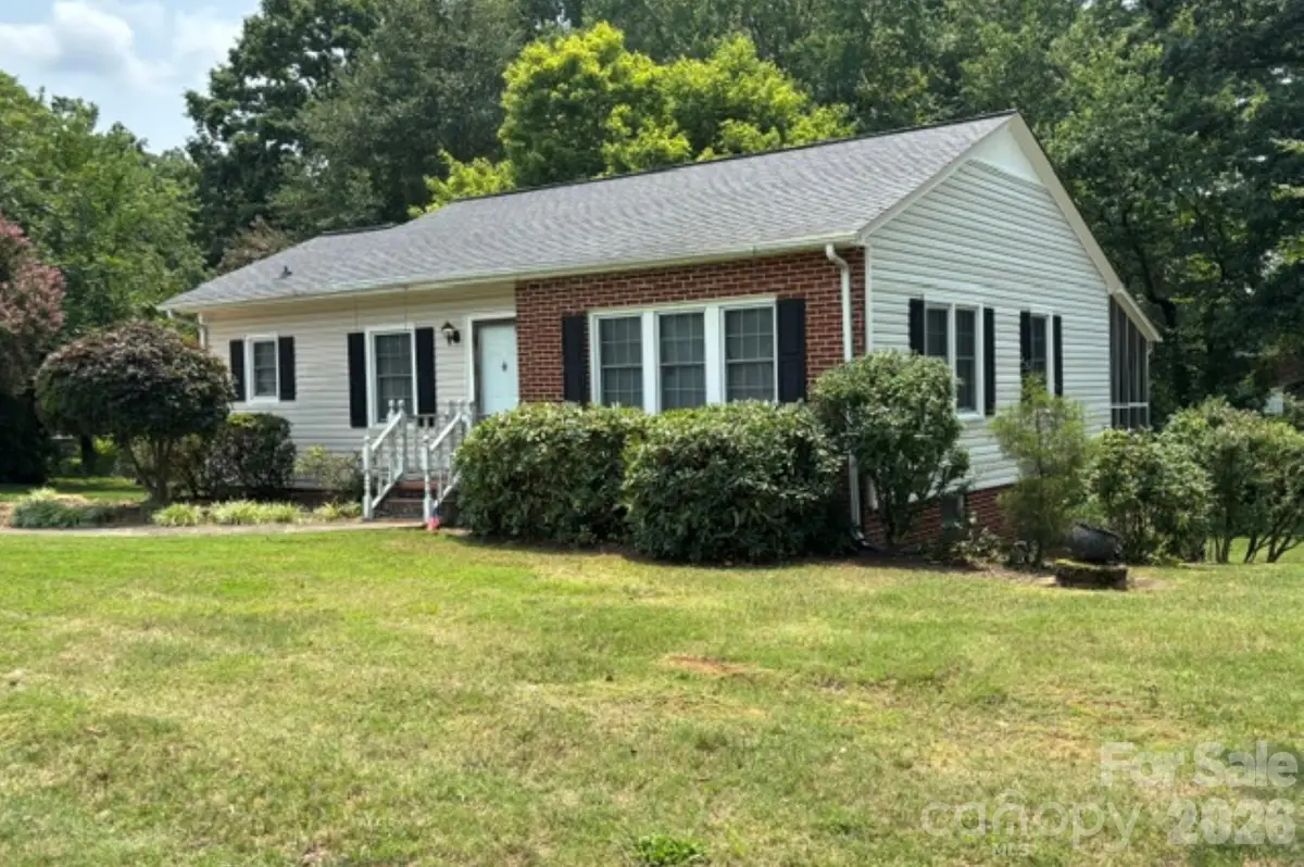 1404 23rd Avenue Ne, Hickory, NC 28601 - #1