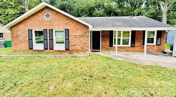 4824 Farm Pond Lane, Charlotte, NC 28212