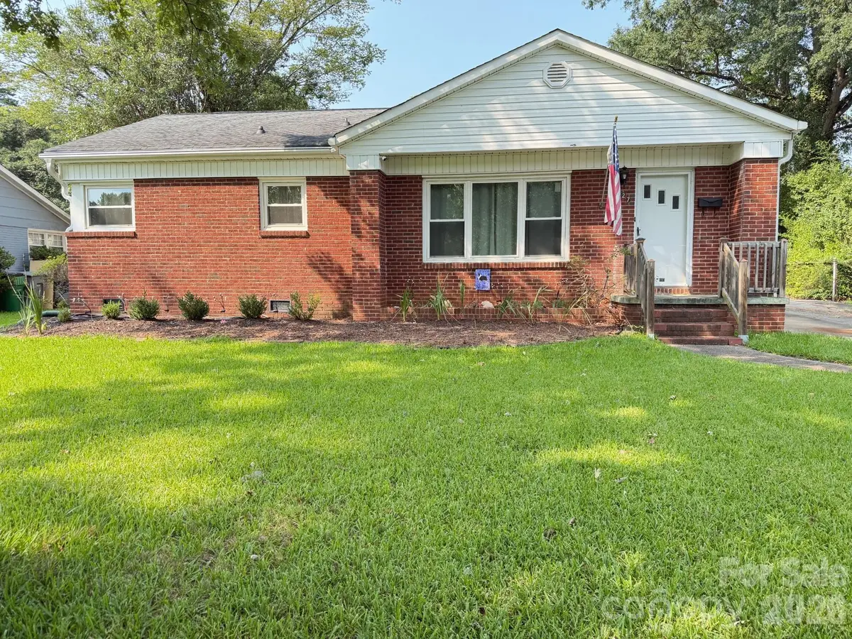 1327 Dresden Drive W, Charlotte, NC 28205 - #1