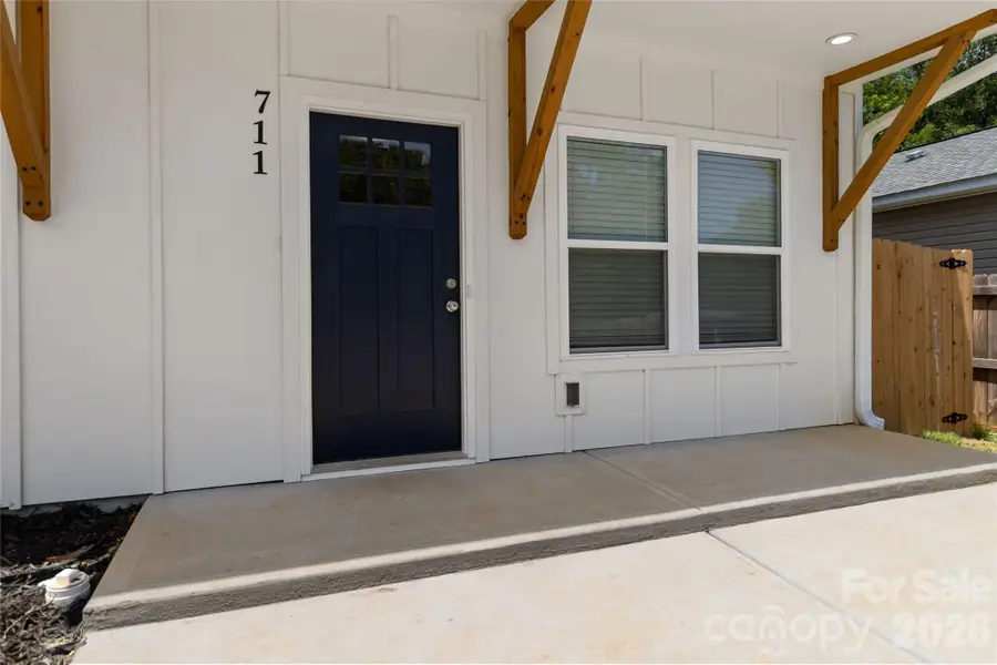 711 Pennsylvania Avenue, Charlotte, NC 28216 - #2