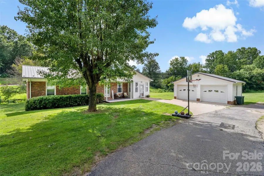 204 Quail Hollow Road, Marion, NC 28752 - #2
