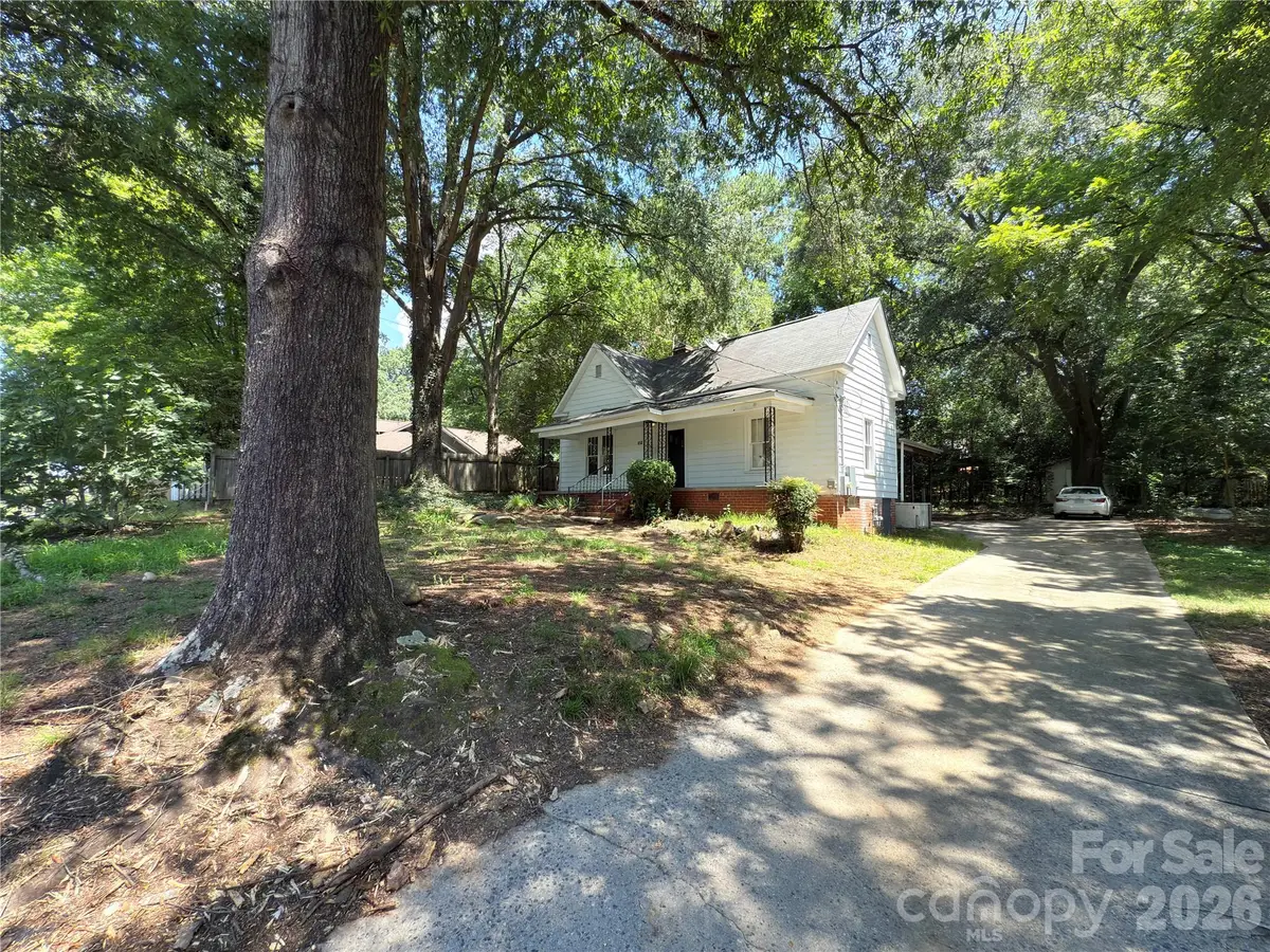 650 Harris Street Nw, Concord, NC 28025 - #1