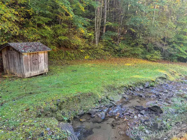 8888 Pumpkintown Road, Sylva, NC 28779
