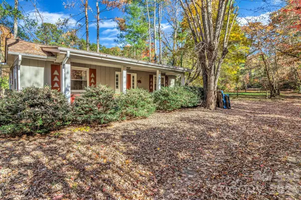 18 Leisure Mountain Road, Asheville, NC 28804