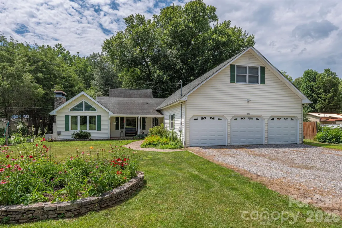 1075 Moody Farm Road, Maggie Valley, NC 28751 - #1