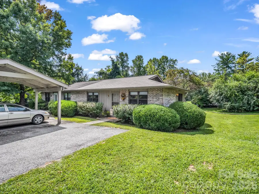 703 Farmington Circle, Hendersonville, NC 28739 - #3