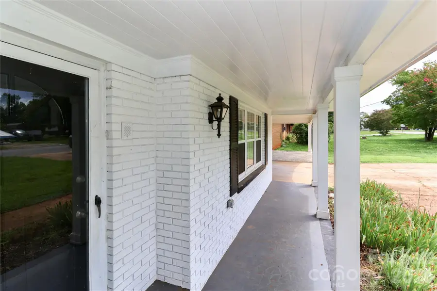 535 N Carolina Avenue, Statesville, NC 28677 - #2