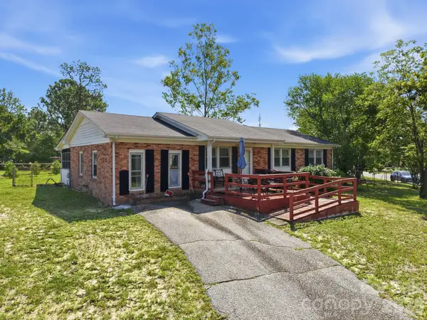 3261 Vardaman Avenue, Hope Mills, NC 28348
