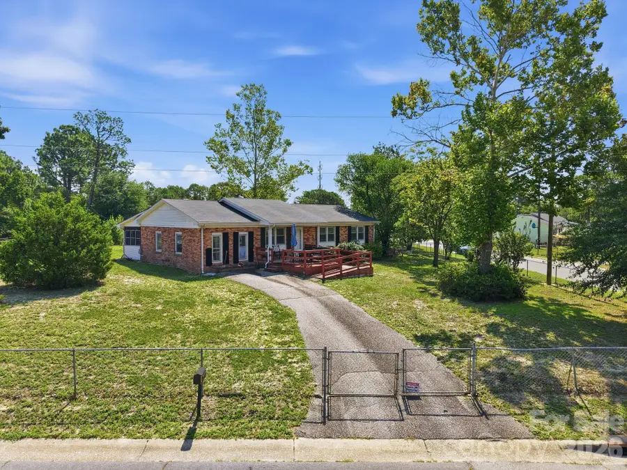 3261 Vardaman Avenue, Hope Mills, NC 28348 - #3