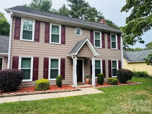 2527 Heathershire Lane, Matthews, NC 28105