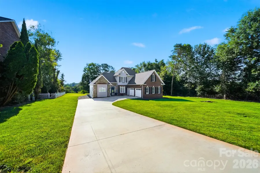 4510 18th Street Lane Ne, Hickory, NC 28601 - #3