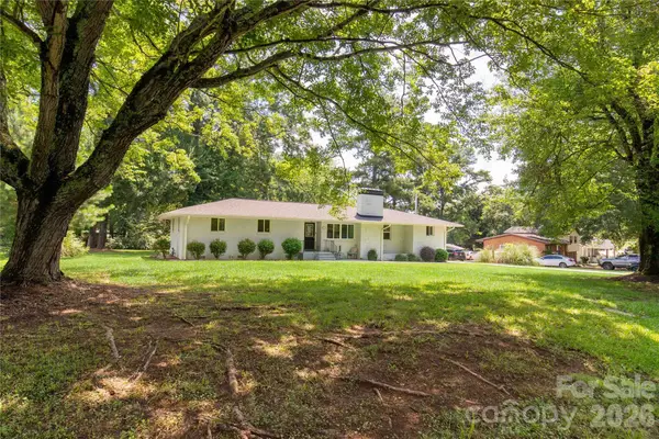 1405 Lakeview Drive, Pineville, NC 28134