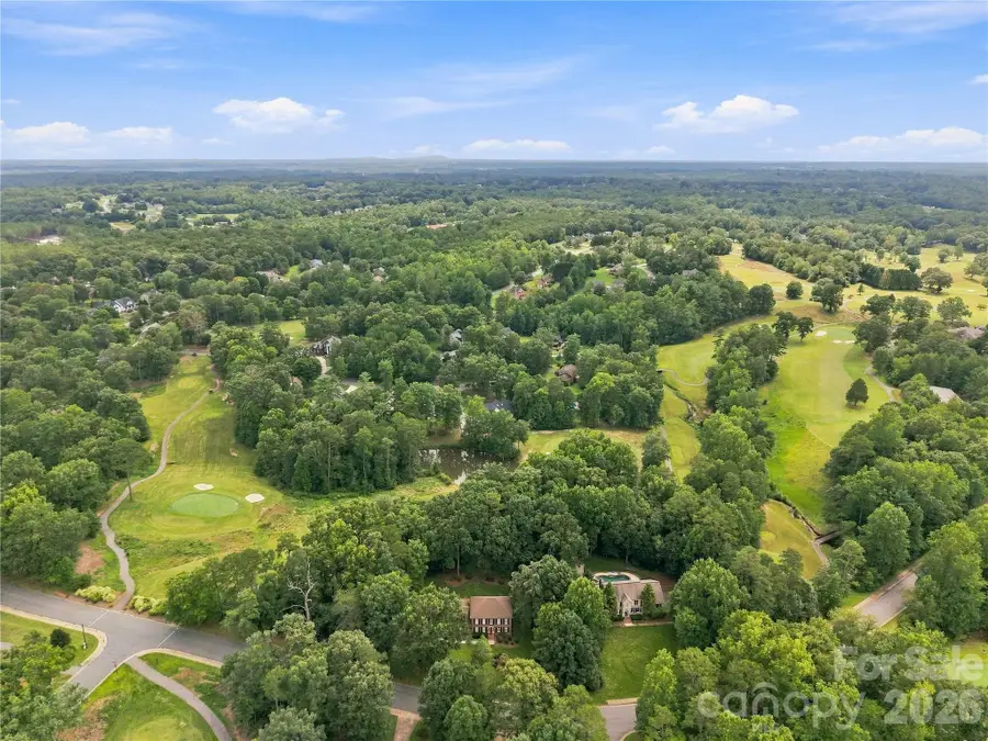3906 Wandering Lane Ne, Hickory, NC 28601 - #3