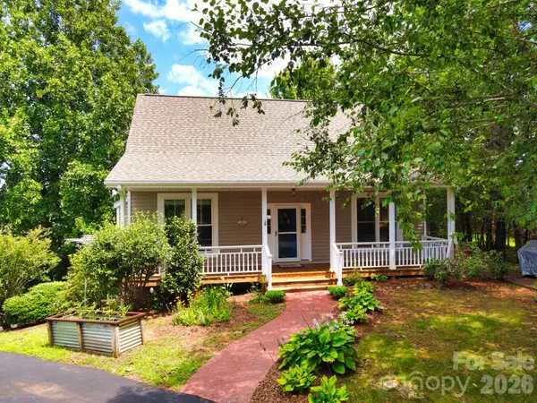 131 Macdougall Lane, Weaverville, NC 28787