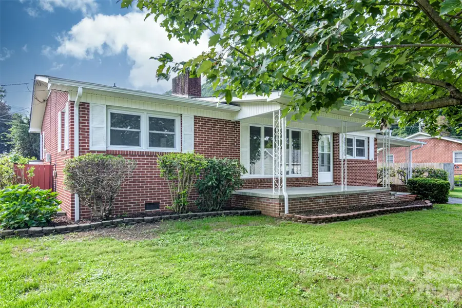 32 Kathy Drive, Waynesville, NC 28786 - #2