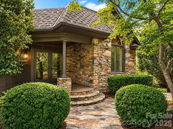 4821 Elmhurst Drive Ne, Hickory, NC 28601