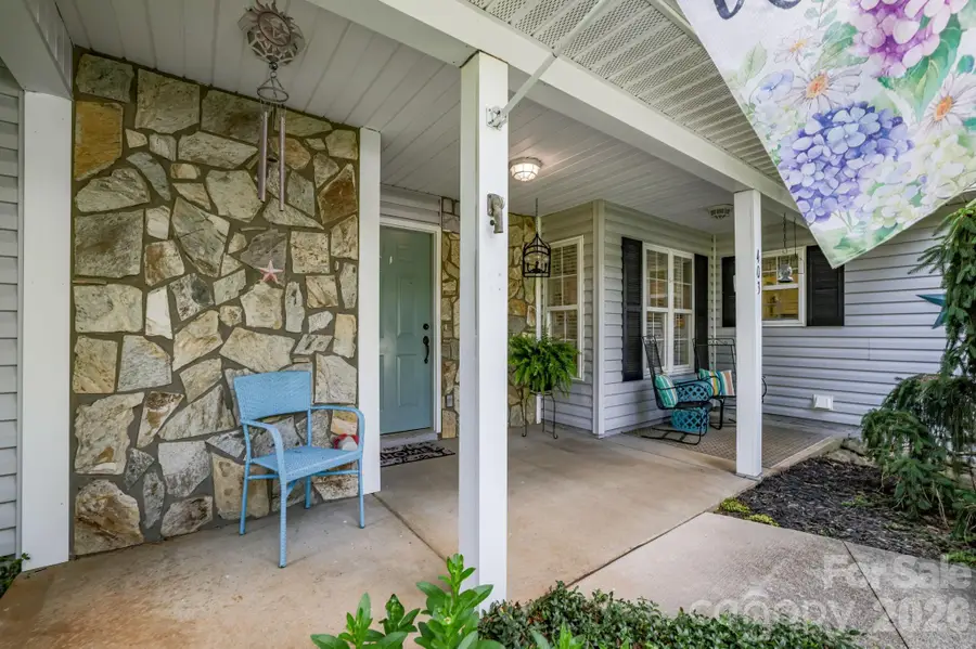 403 W Coventry Drive, Franklin, NC 28734 - #3