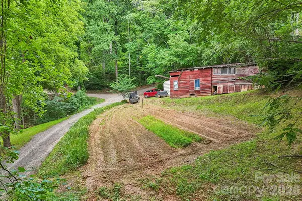25 Viola Lane, Swannanoa, NC 28778
